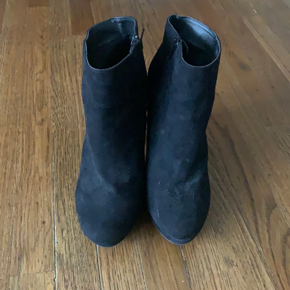 Black bootie